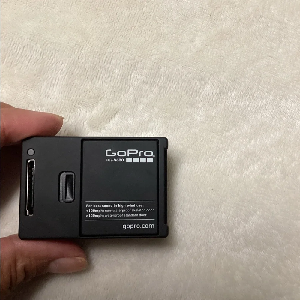 GoPro HERO 3 Grey, Underwater Photography Camera with Wide-Angle Lens
